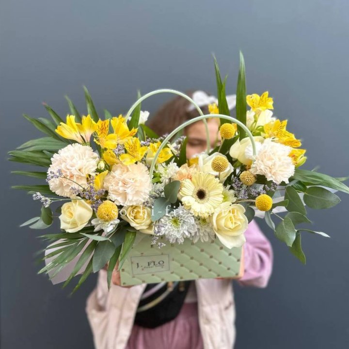 Сумочка с розами "Эпиа" в Грозные