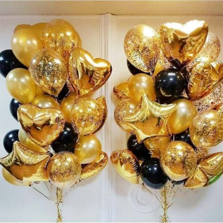 Фонтан шаров "Чёрное золото" в Грозные