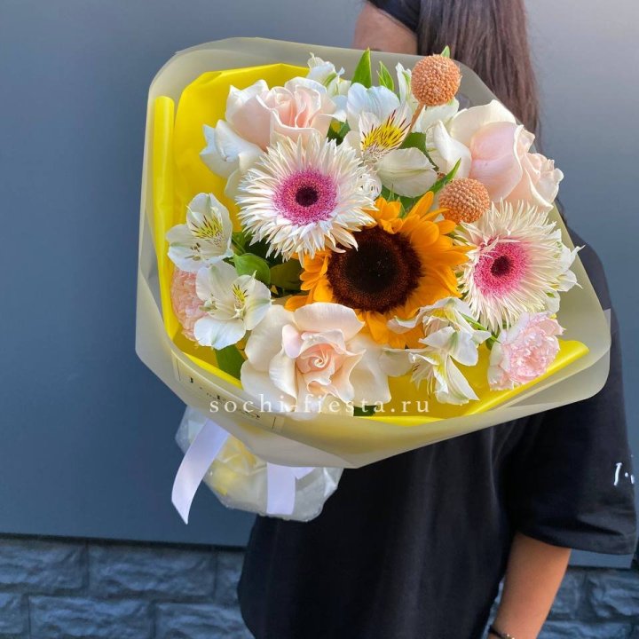Букет с подсолнухом "Елоу" в Грозные