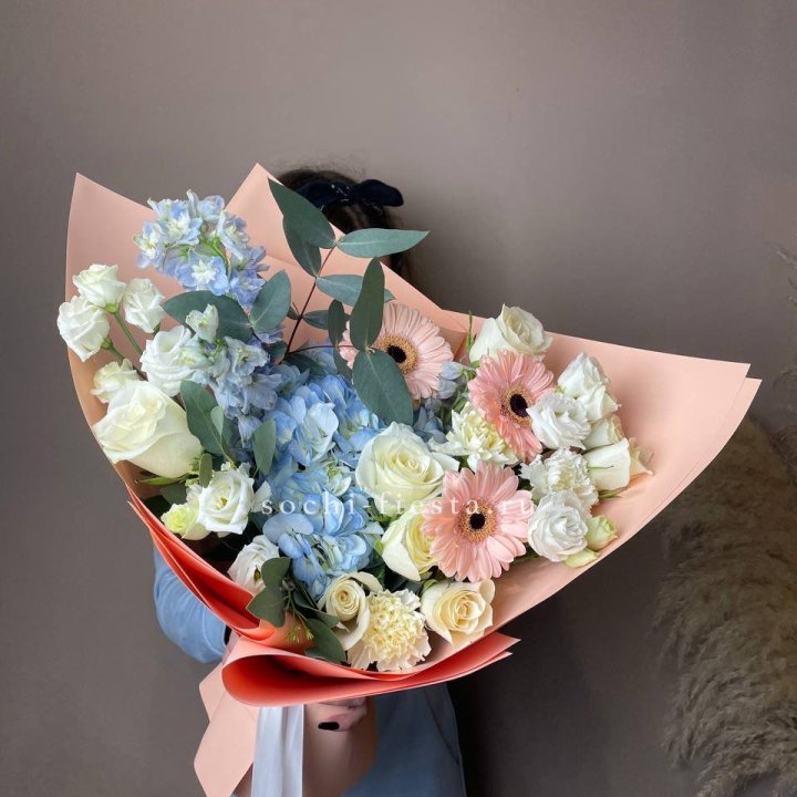  Букет гортензии и роз "Валенсия" в Грозные