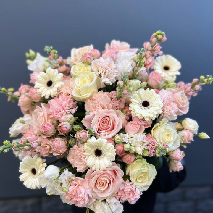 Авторский букет "Нежный" в Грозные