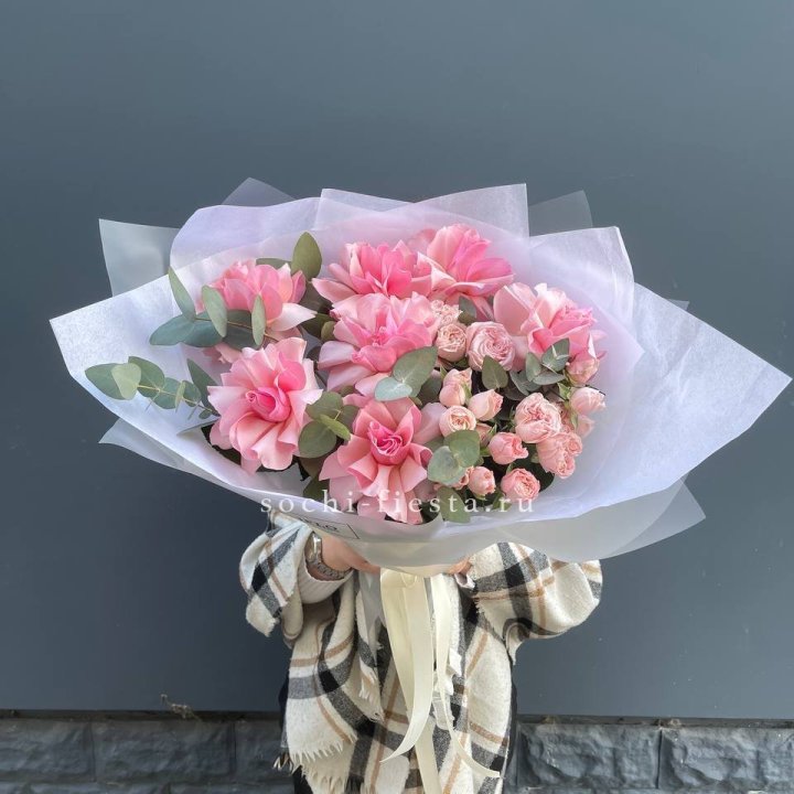 Букет французских и пионовидных роз  в Грозные