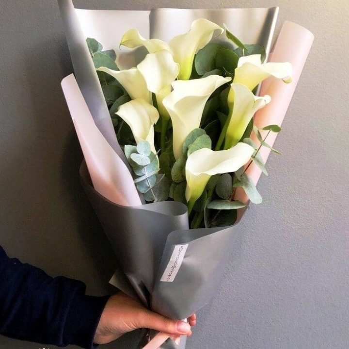 Каллы с эвкалиптом в Грозные