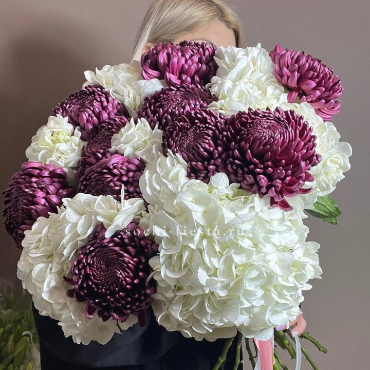 Охапка Бигуди и гортензий в Грозные