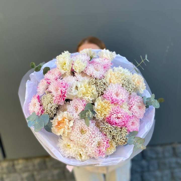 Букет из стойких цветов  в Грозные