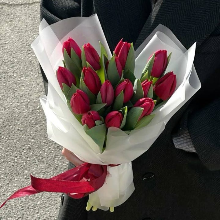 15 красных тюльпанов в Грозные