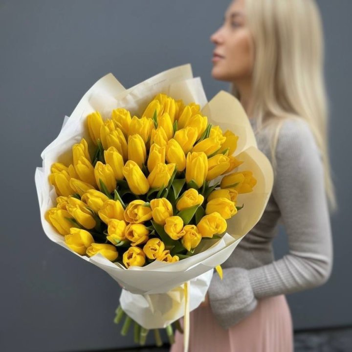 51 желтый тюльпан в Грозные