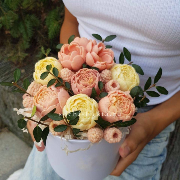 Шоколадный букет с ягодами в Грозные