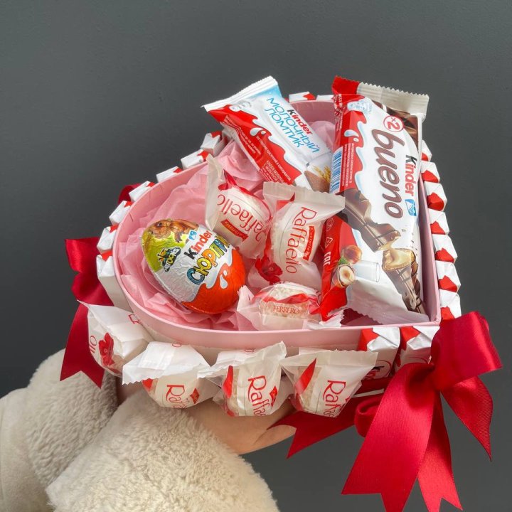 Бокс киндерами и раффаэлло в Грозные