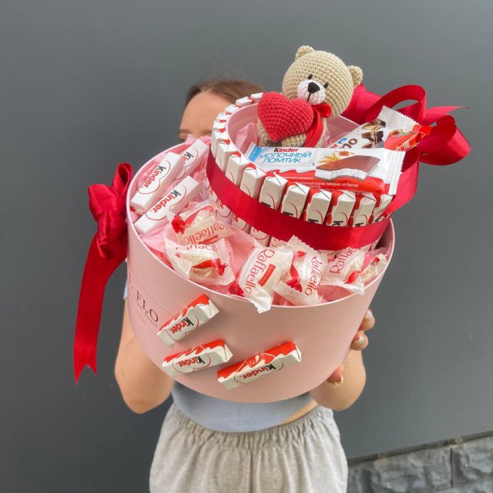 Бокс киндерами и раффаэлло 2 в Грозные