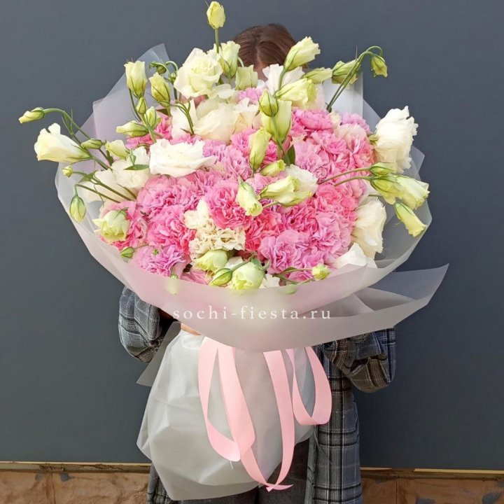 Букет из эустом и диантусов  в Грозные