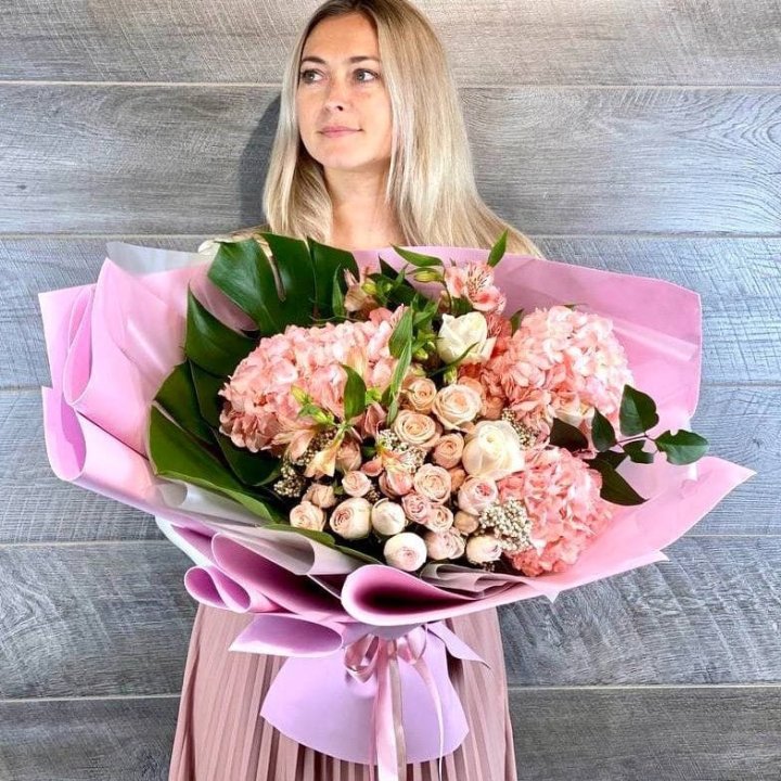 Дизайнерский букет "Валенсия-2" в Грозные