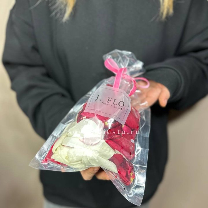 Лепестки роз в Грозные