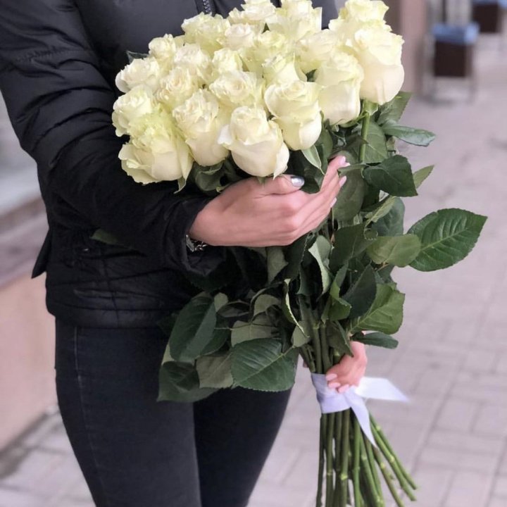 Голландские розы белые в Грозные