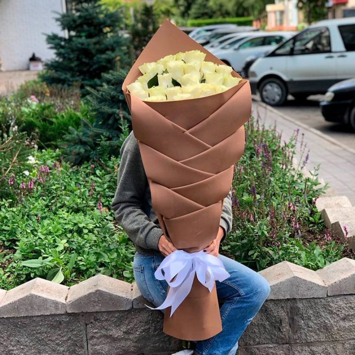 Голландские розы белые "Рыбка" в Грозные