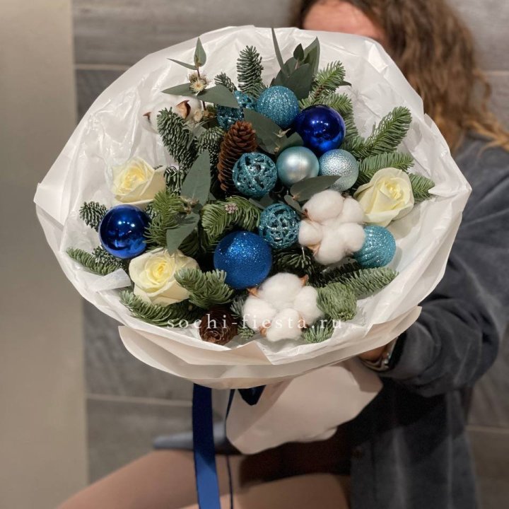 Новогодний букет "Синий иней" в Грозные