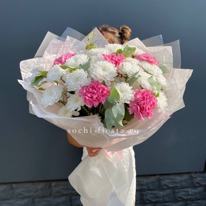  Букет  хризантем и диантусов "Воздушный" в Грозные