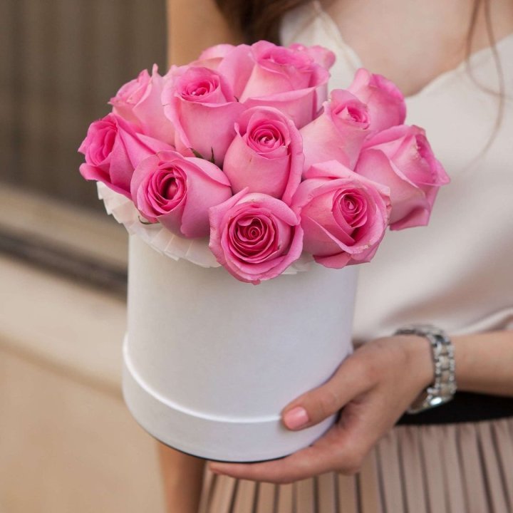 15 роз в боксе Кэтрин в Грозные