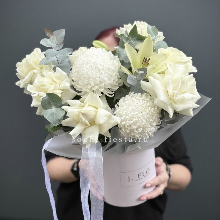 Цветы в шляпной коробке  в Грозные