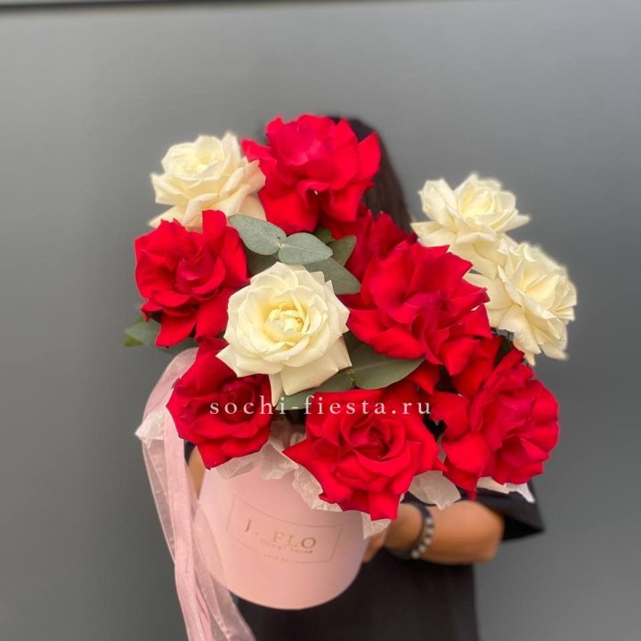 13 Французских роз в боксе в Грозные