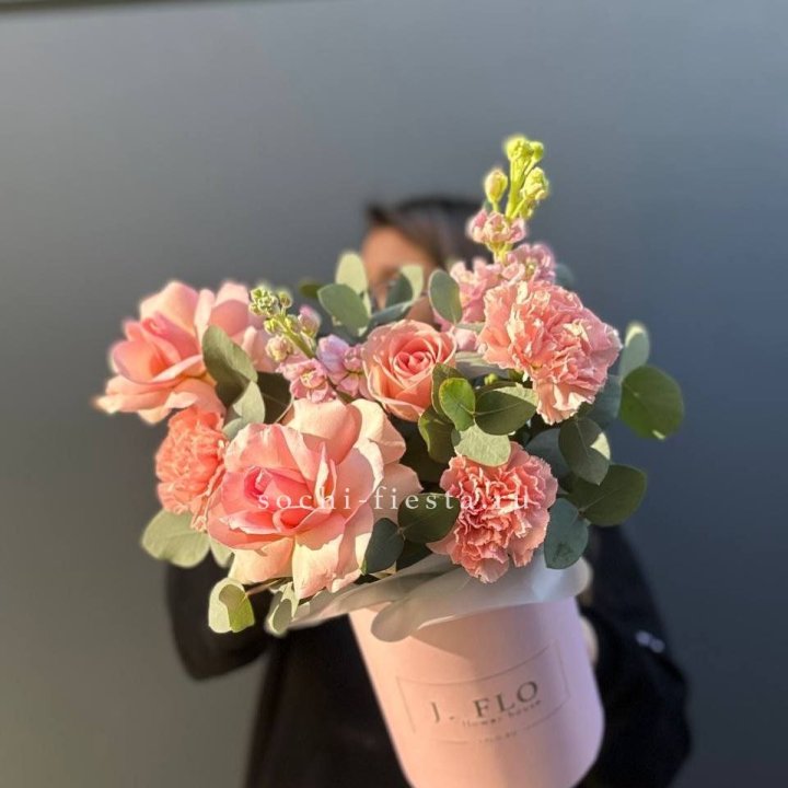 Цветы в боксе "Сизара" в Грозные