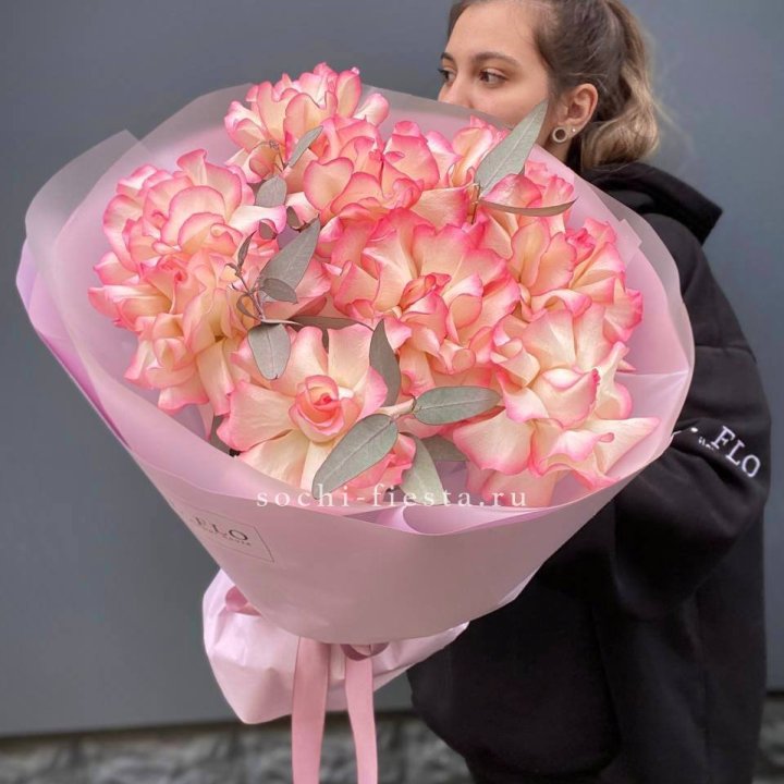 9 французских роз Джумилия в Грозные