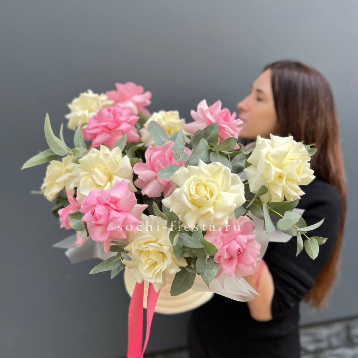 Зефирный бокс из 17 французских роз микс в Грозные