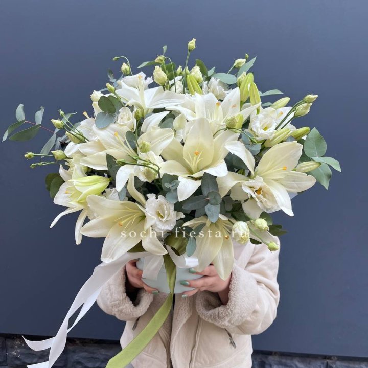 Бокс лилий и эустомы в Грозные