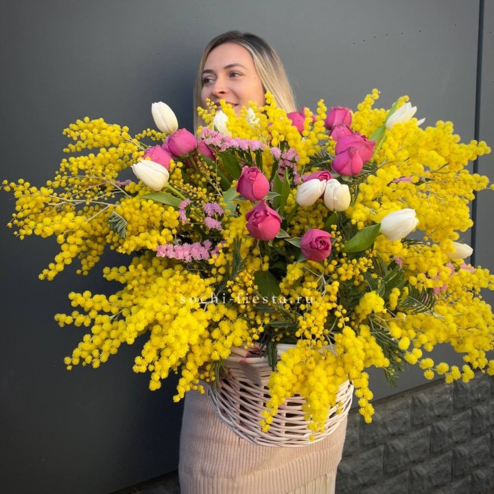 Цветочная корзина с мимозой "Спринг" в Грозные