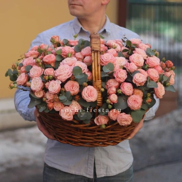 Корзина из 101 пионовидной розы в Грозные