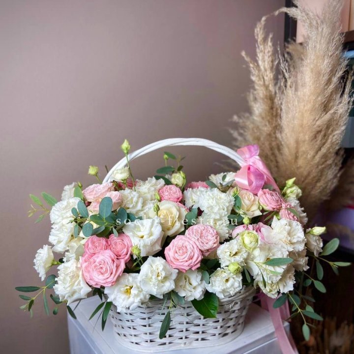 Цветочная корзина "Пинки вайт" в Грозные