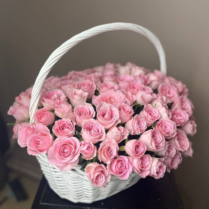 101 розовая роза в корзине в Грозные