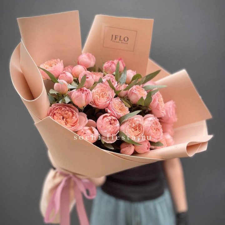 Букет из 9 кустовых роз Джульетта в Грозные