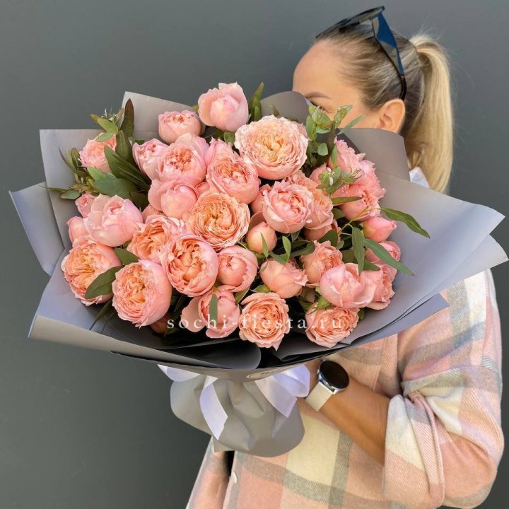 Букет с пионовидными розами "Пивайн" в Грозные