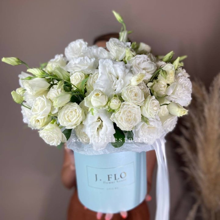 Бокс кустовых роз и эустомы  в Грозные