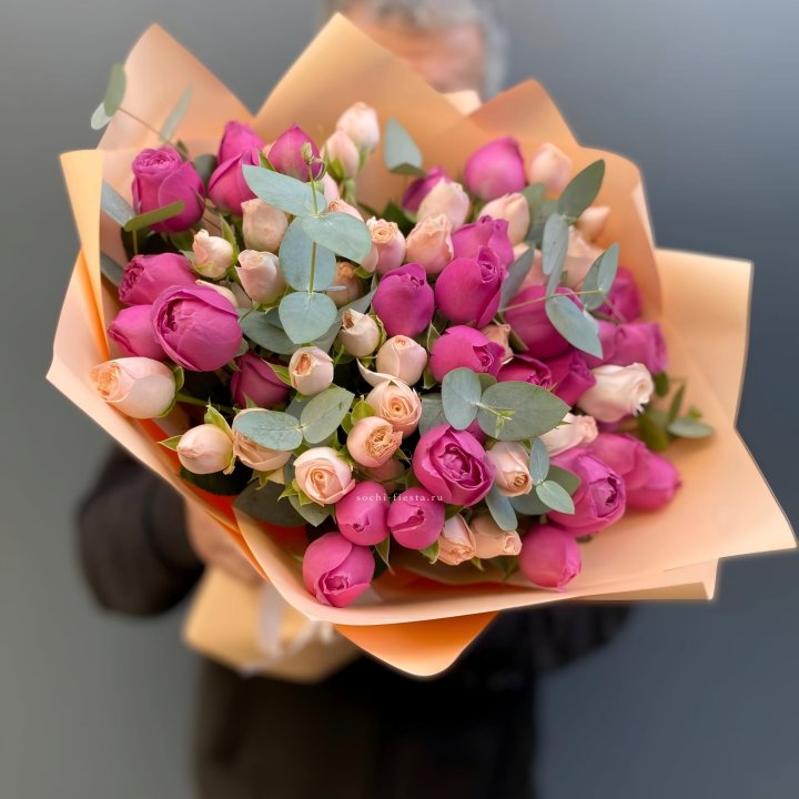 Букет кустовых роз Тендернес в Грозные