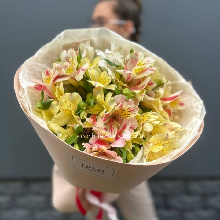 Альстромерии в нежном оформлении в Грозные