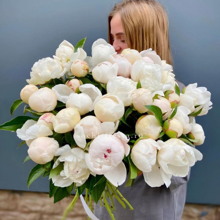 Охапка пионов в Грозные