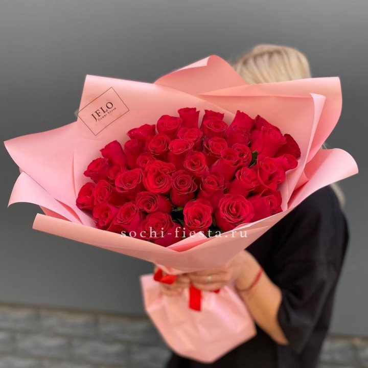 35 красных роз в Грозные