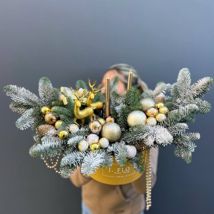 Композиция "Мери крисмас голд" в Грозные