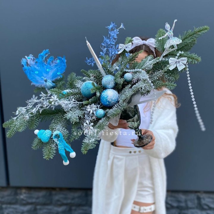 Композиция в бокале голубая в Грозные