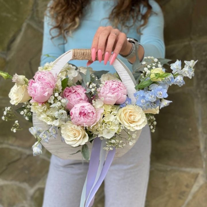 Ящик с пионами в Грозные