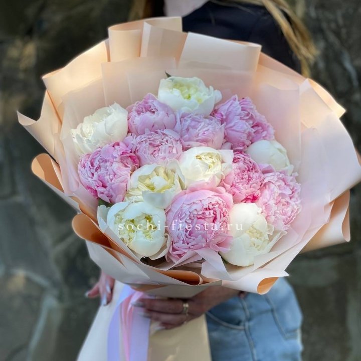 Букет 15 зефирных пионов в Грозные