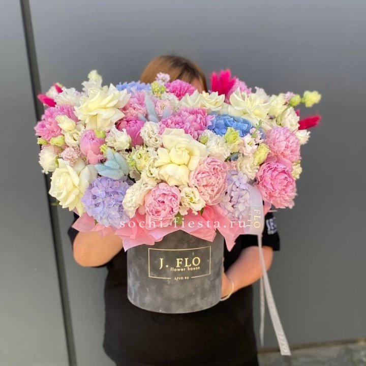 Цилиндр с пионами "Аса" в Грозные