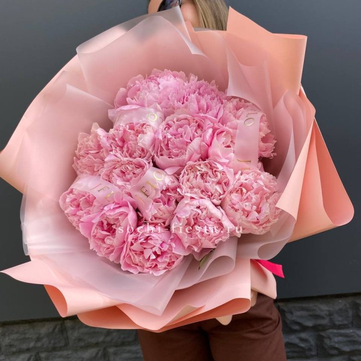 15 пионов "Монинг" в Грозные