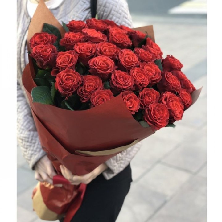 29 высоких роз  в Грозные