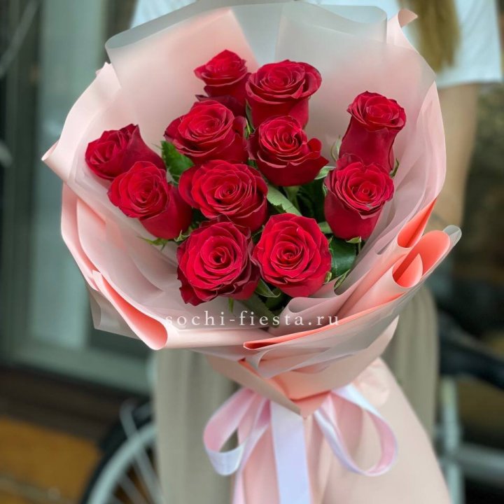 Букет красных роз "Мадам ред" в Грозные