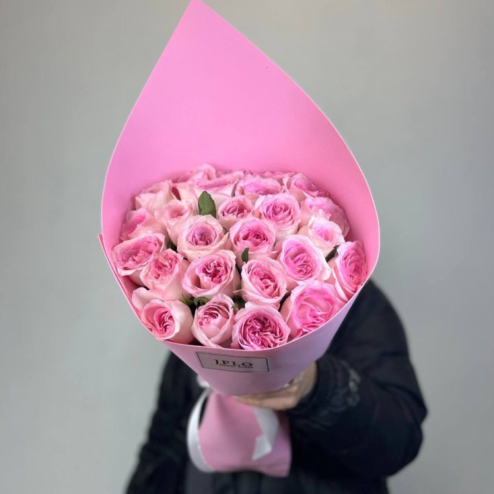 25 нежных роз в Грозные