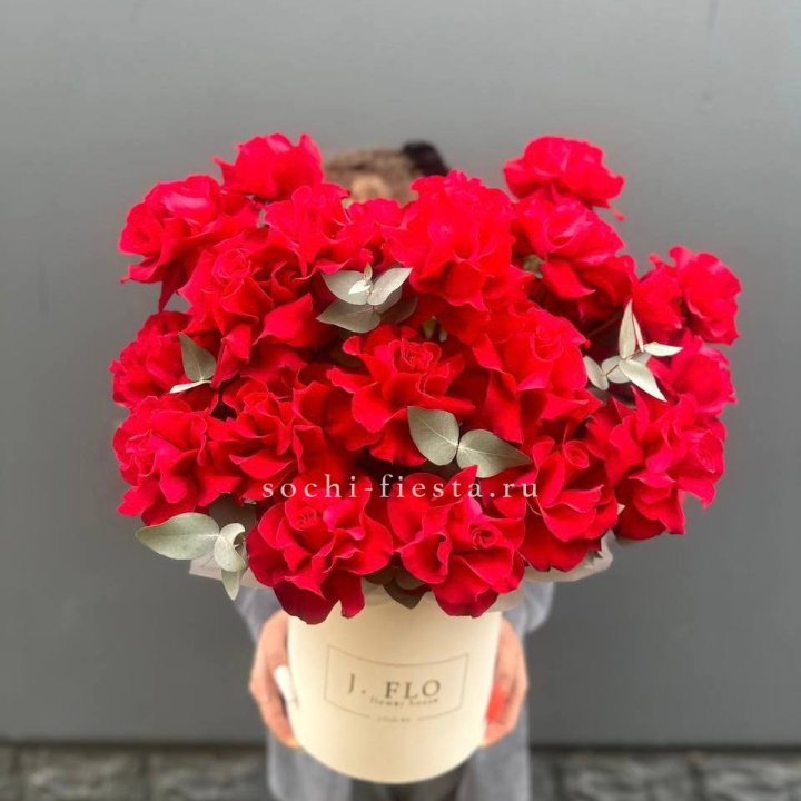 35 Французских роз в боксе в Грозные