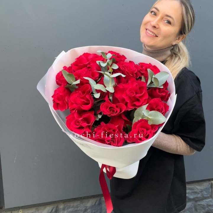 17 Красных французских роз в Грозные